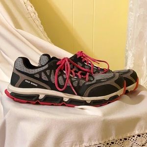 Women’s steel toe Red Wing tennis shoe